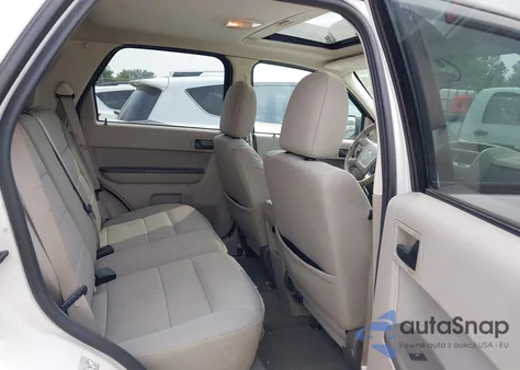 2010 Ford Escape Xlt z USA, uszkodzony, nr VIN 1FMCU0D70AKC30518